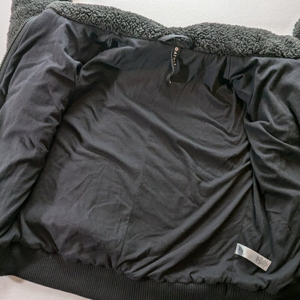 ATHLETA Willow Fleece Sherpa Jacket Women's S Small Black Fuzzy Bomber 599478 - Picture 12 of 16